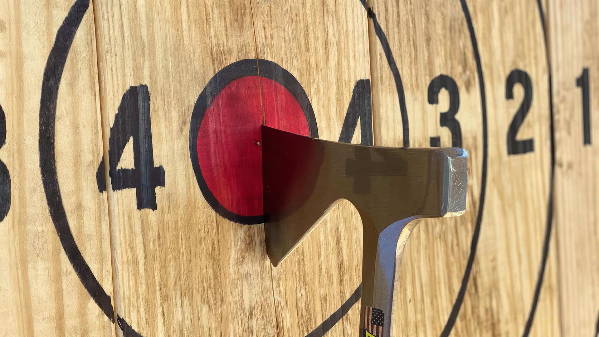 Alley Cats Axe Throwing Co.