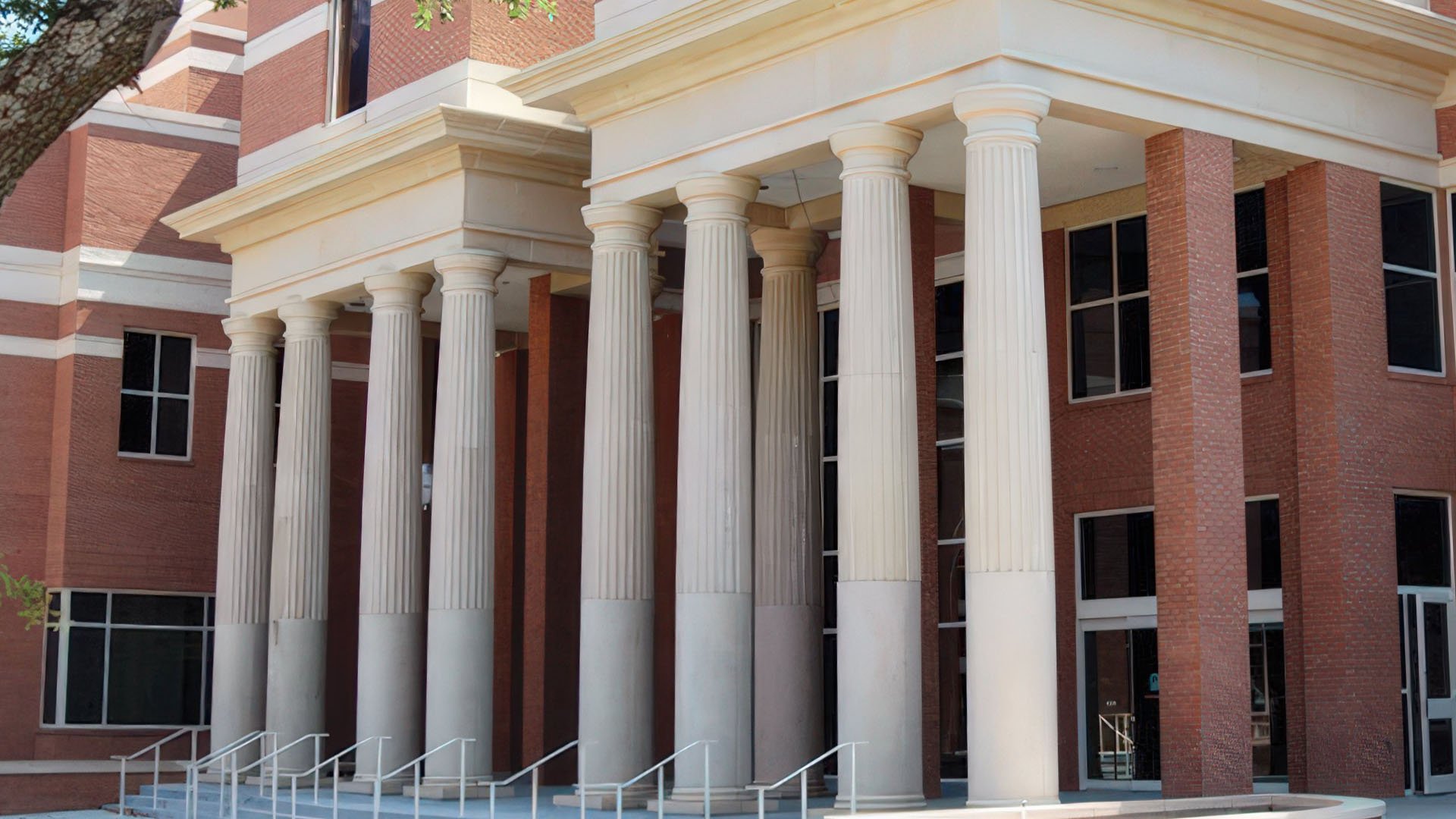 Thad Cochran Center