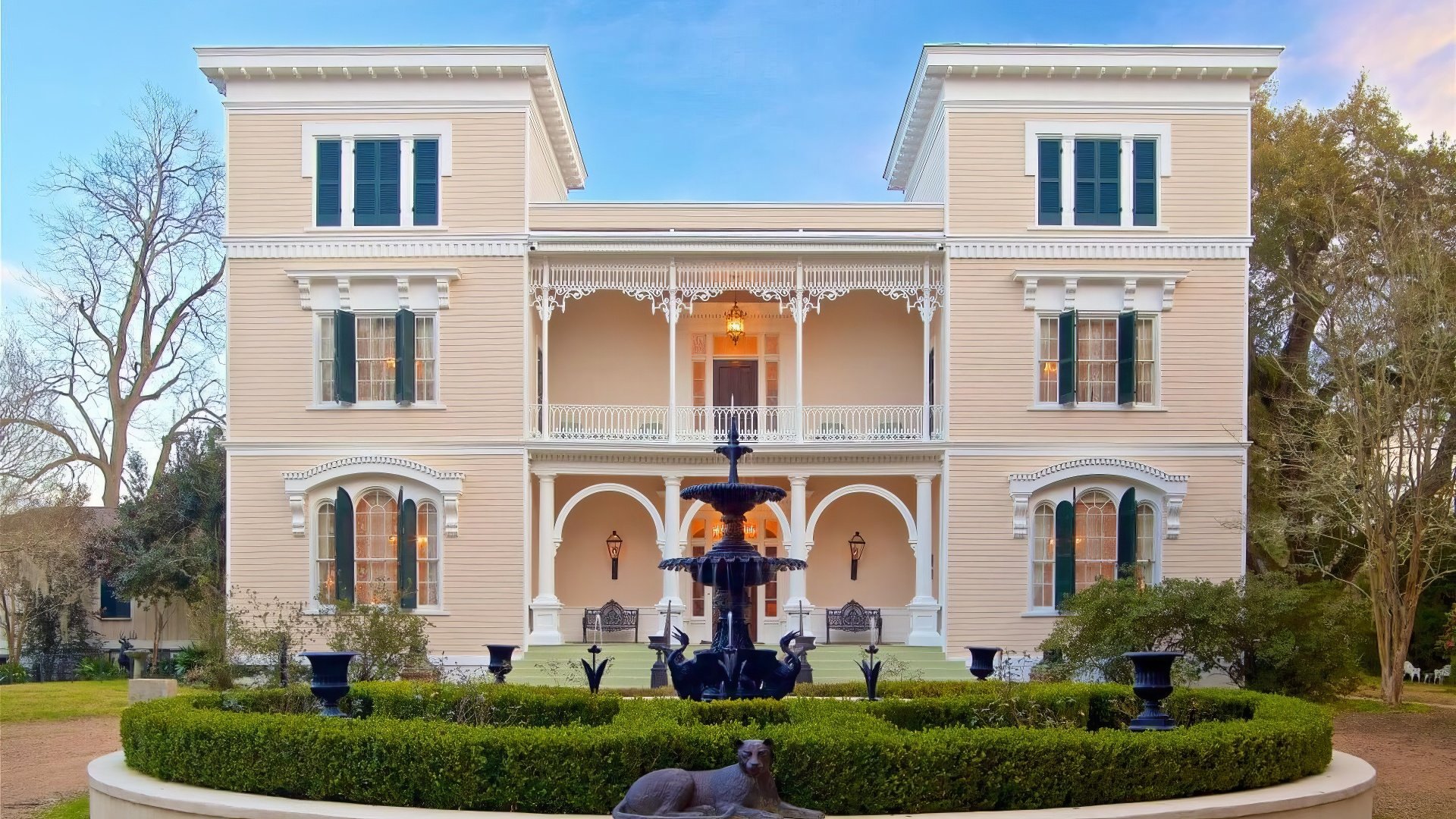 The Towers of Natchez