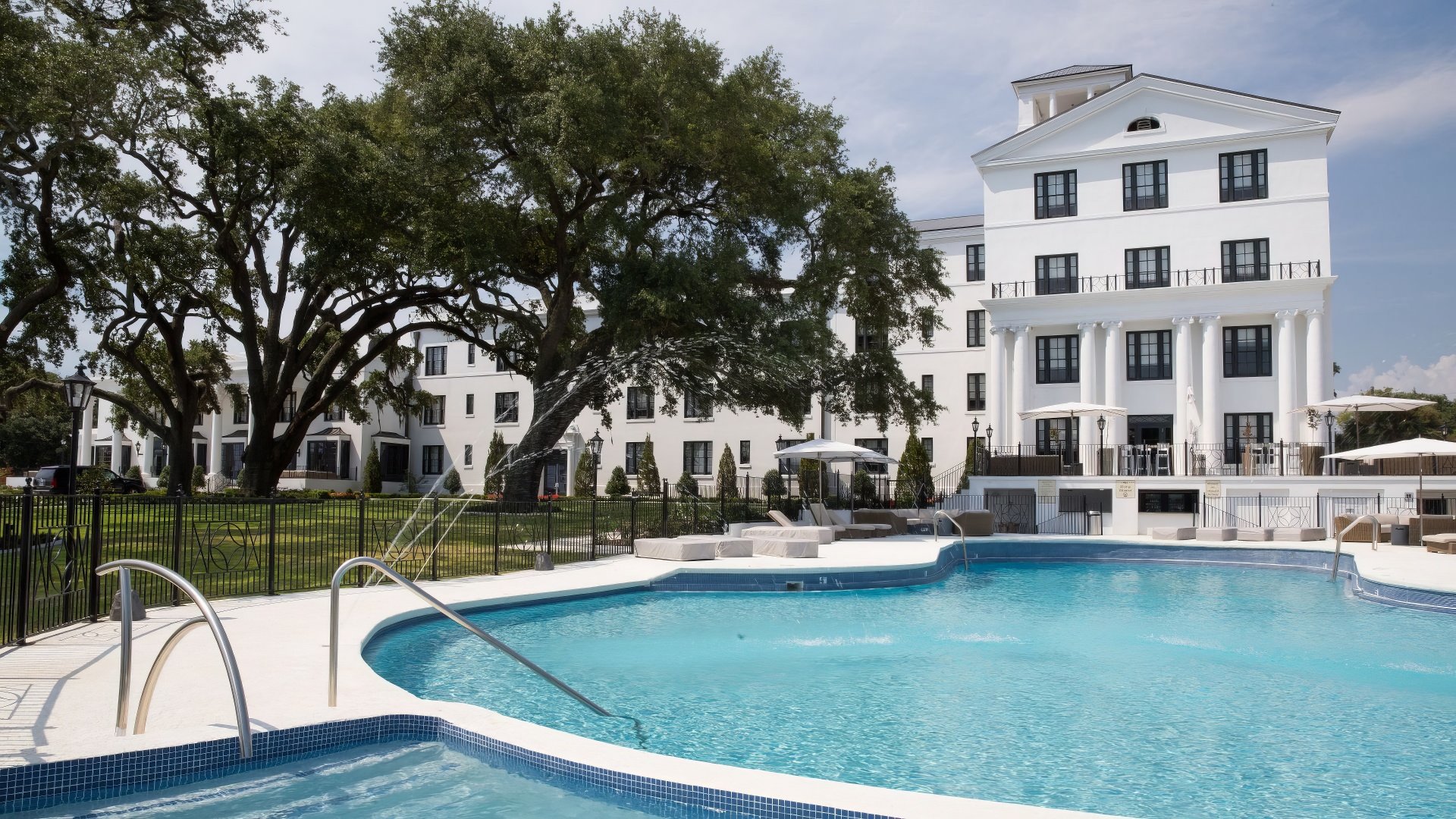 White House Hotel